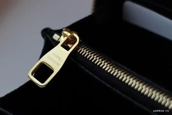 WIS VUITTON WALLET LOUIS ZIPPY 0511